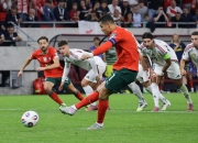 雷火电竞-葡萄牙队完胜英格兰队，梁靖崑刷新纪录