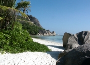 雷火电竞-瑞士精神附体末节摧垮利物浦，基耶萨点球破咒完成神罚