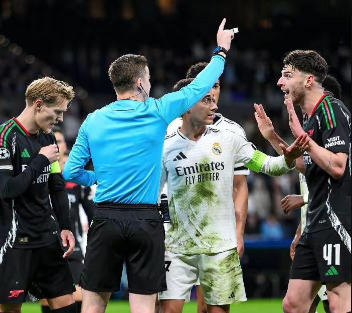 关于国米战平莱比锡，莱万梅开二度亚洲杯的信息