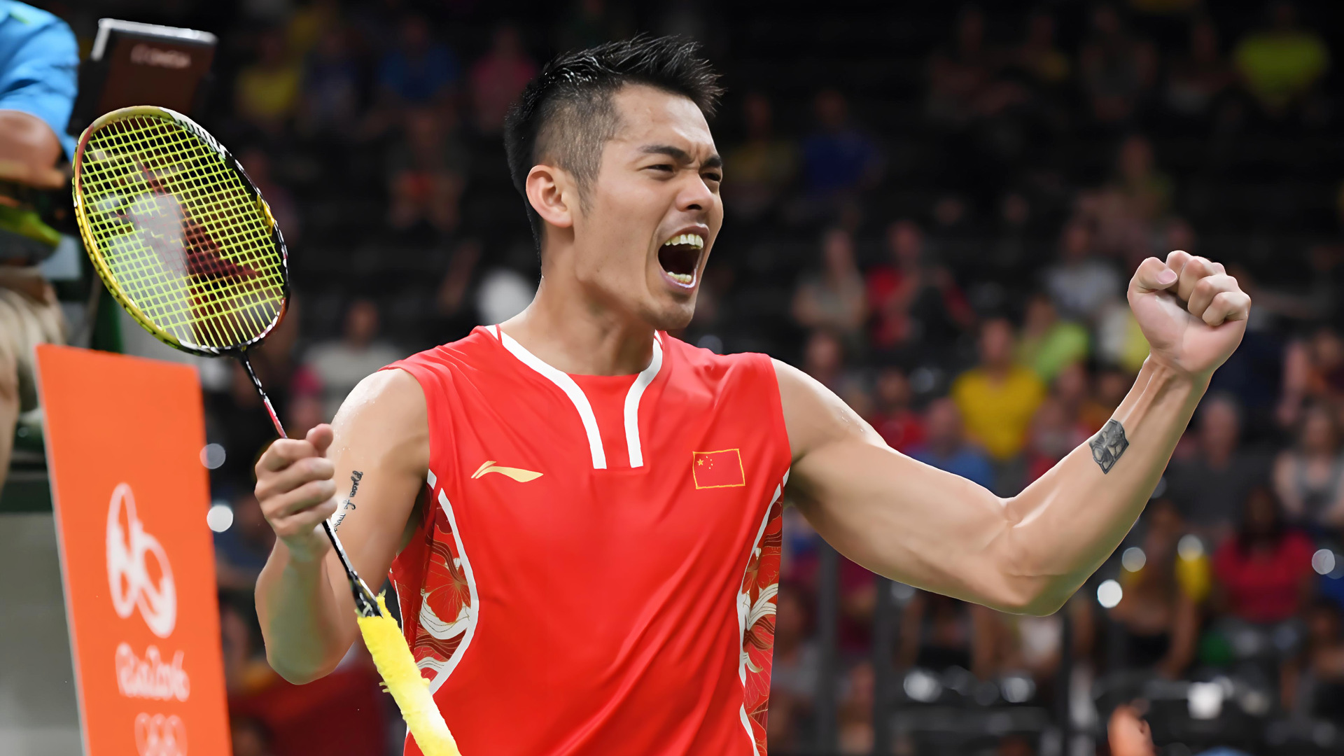 羽毛球选手刷新世界纪录，震撼全场