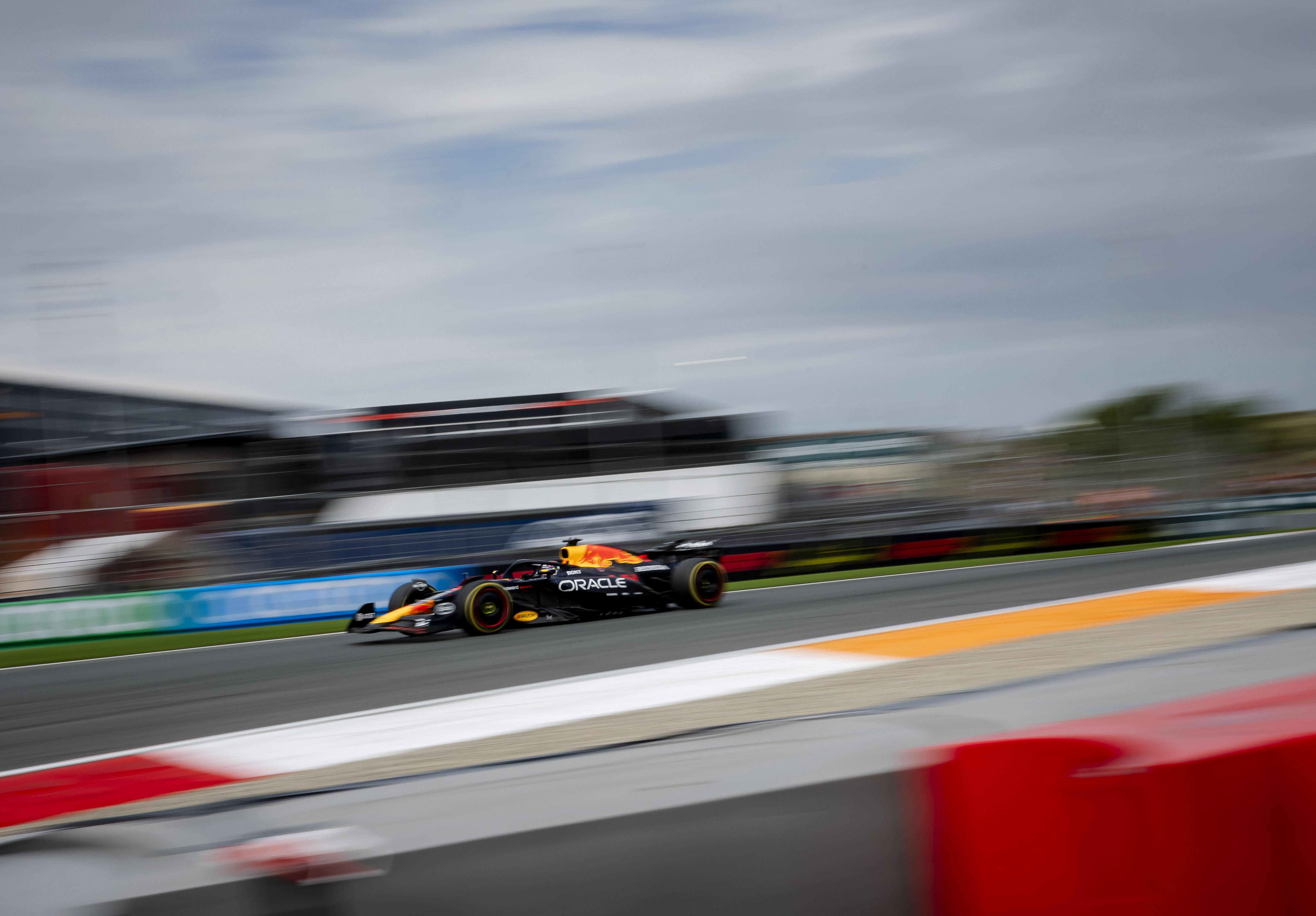 迈凯伦鏖战法拉利,皮亚斯特里刷新纪录的简单介绍 迈凯伦鏖战法拉利,皮亚斯特里刷新纪录的简单介绍