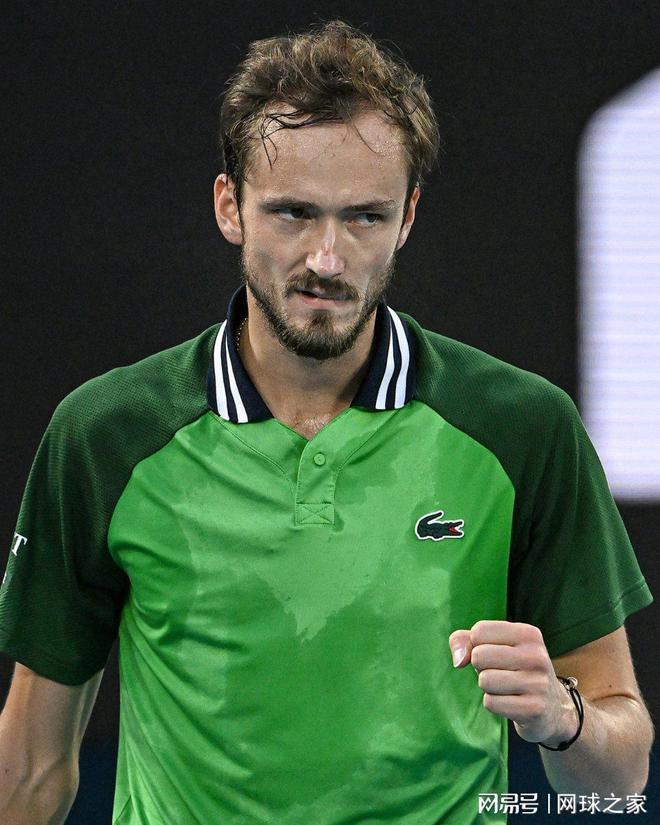 包含美国网球队碾压欧洲网球队，梅德韦杰夫完成帽子戏法的词条