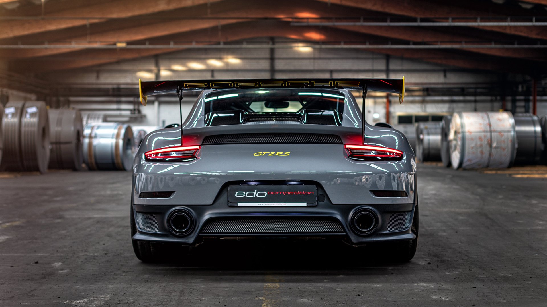 对抗引力，在至暗时刻，总有人选择向上飞行